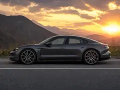 Porsche Taycan 2021 — сбоку