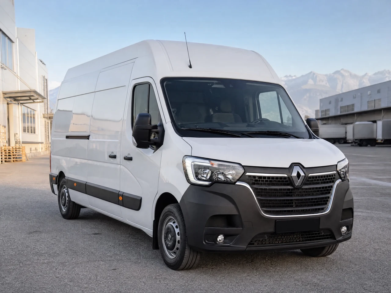Renault Master — спереди