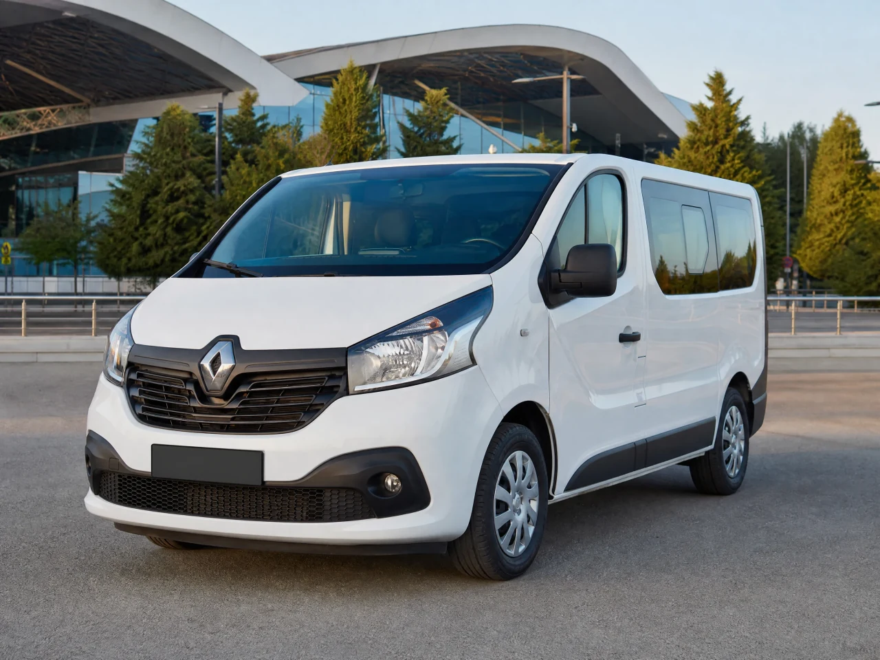 Renault Trafic — спереди