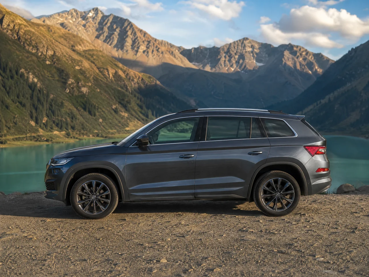 Skoda Kodiaq — сбоку