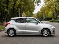 Suzuki Swift 2018 — сбоку