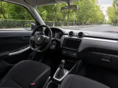 Suzuki Swift 2018 — салон