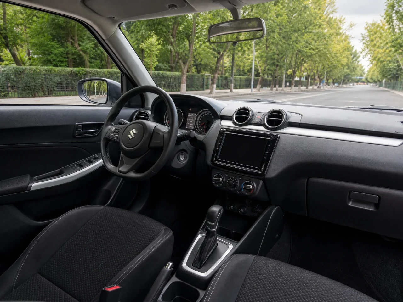 Suzuki Swift — салон