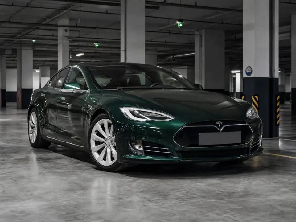Tesla Model S — аренда в Алматы