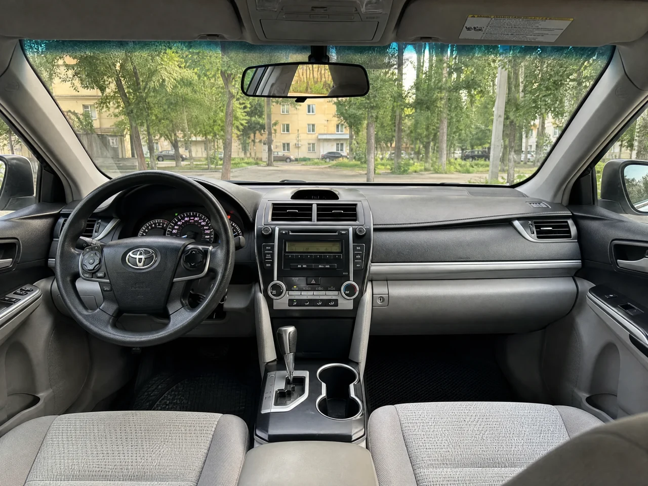 Toyota Camry 50 — салон