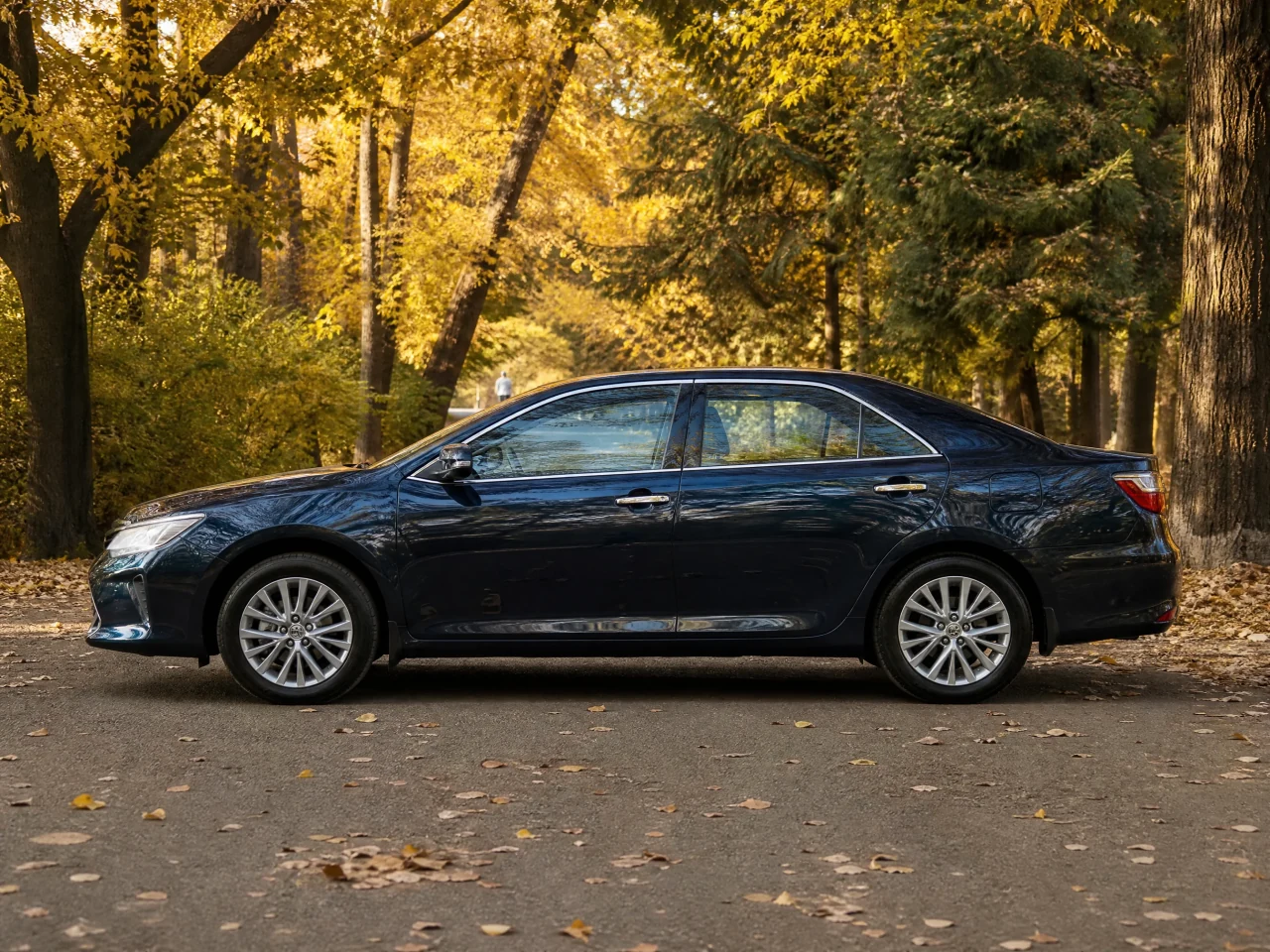 Toyota Camry 55 — сбоку