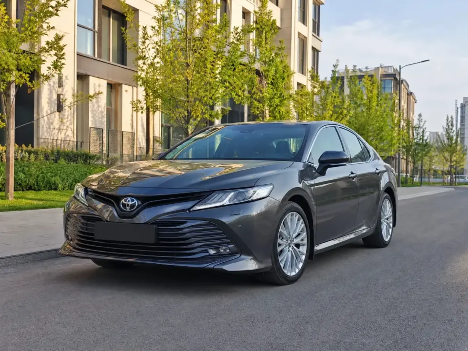 Toyota Camry — аренда в Алматы