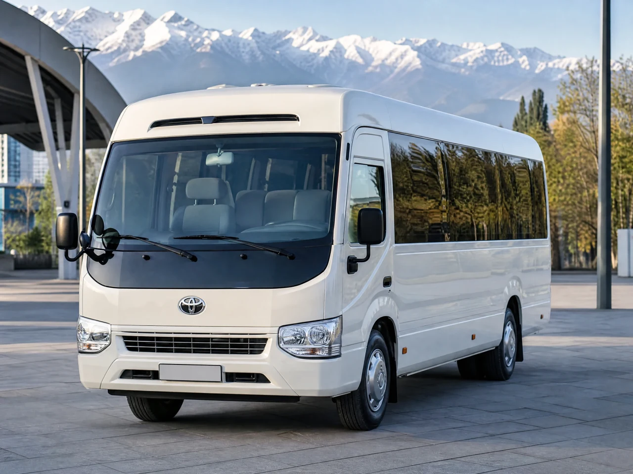 Toyota Coaster — спереди