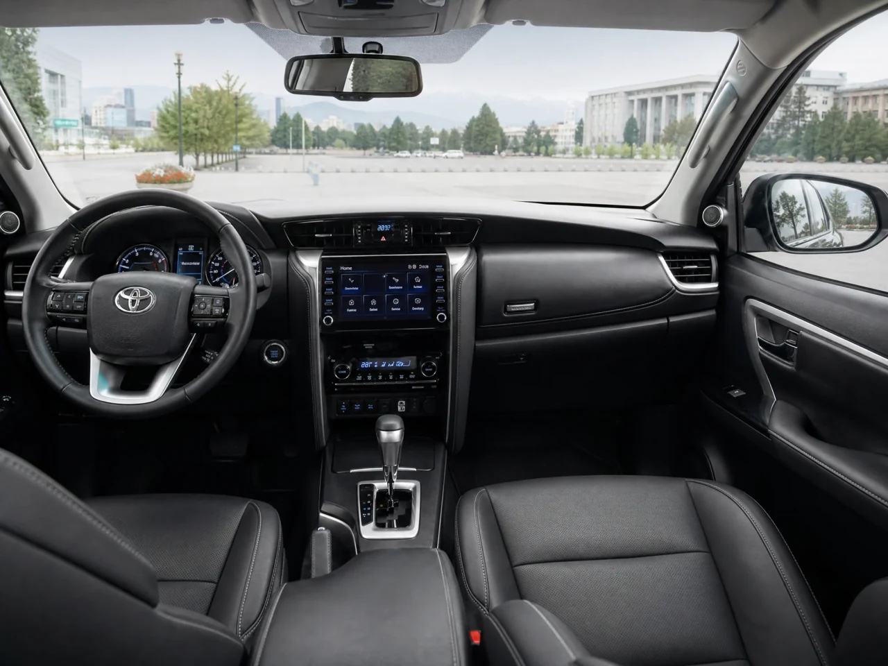 Toyota Fortuner — салон
