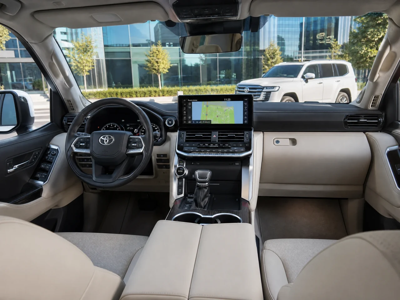Toyota Land Cruiser 300 — салон