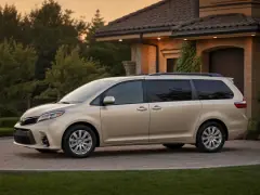Toyota Sienna 2022 — бүйірі