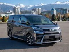 Toyota Vellfire 2021 — спереди