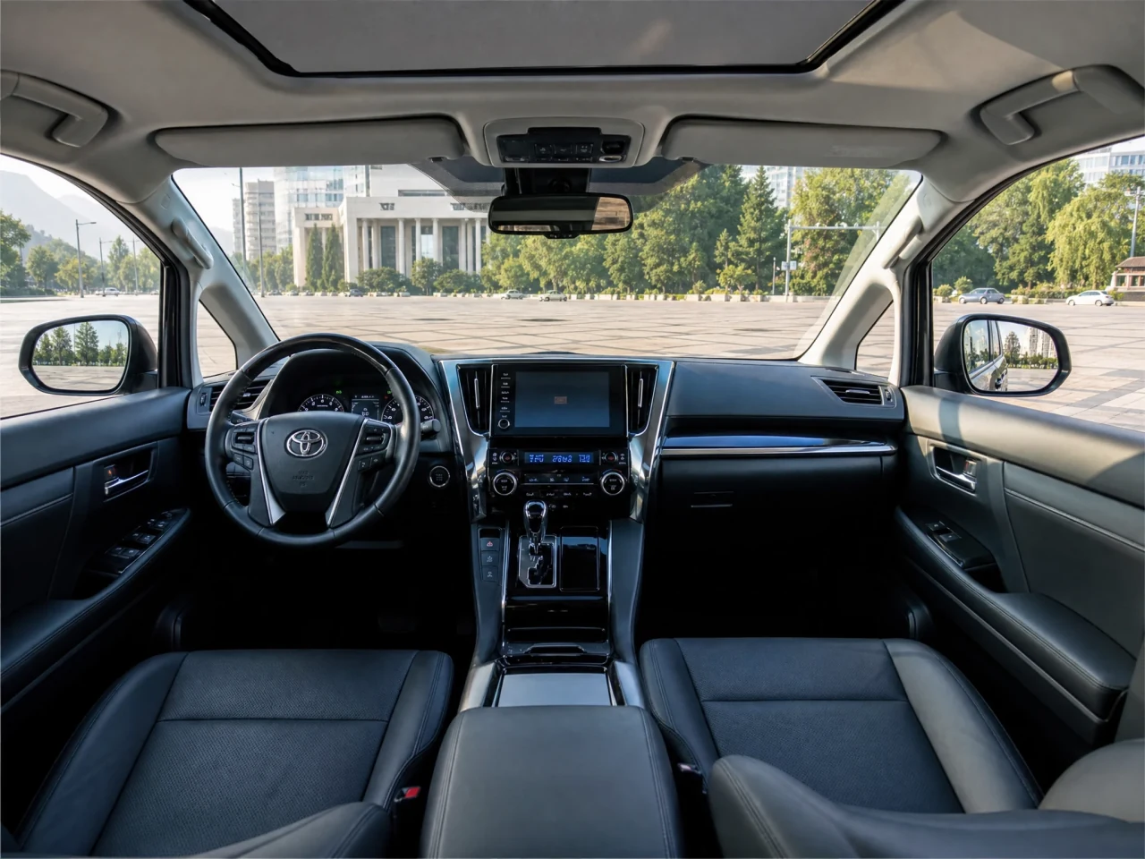 Toyota Vellfire — салон