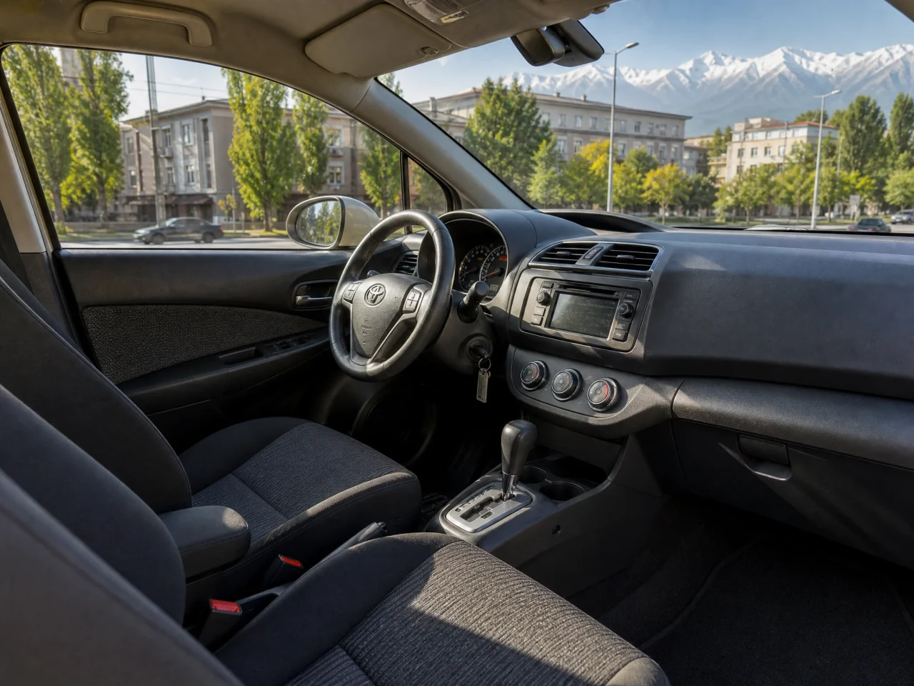 Toyota Yaris — салон
