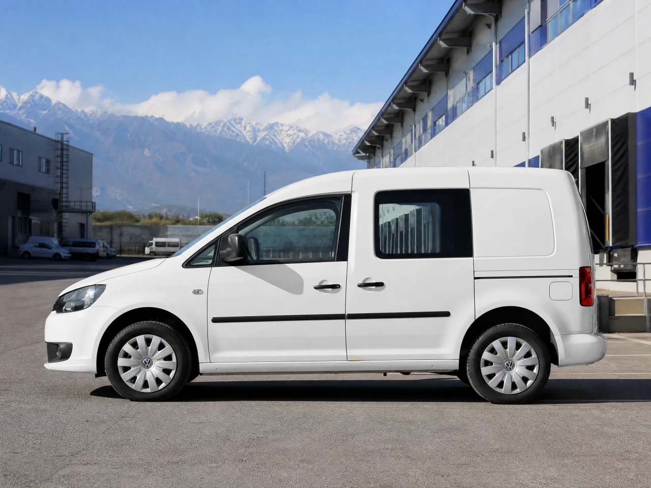 Volkswagen Caddy — сбоку