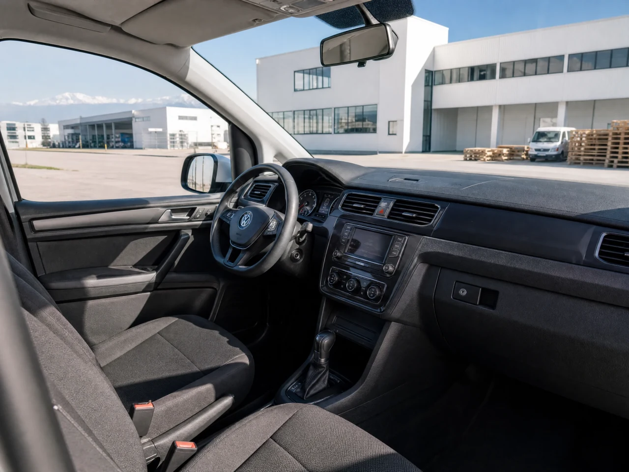 Volkswagen Caddy — салон