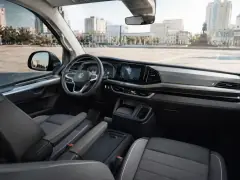 Volkswagen Multivan 2019 — салон