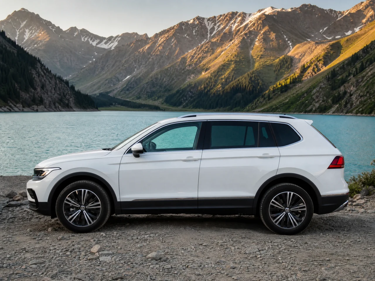 Volkswagen Tiguan — сбоку